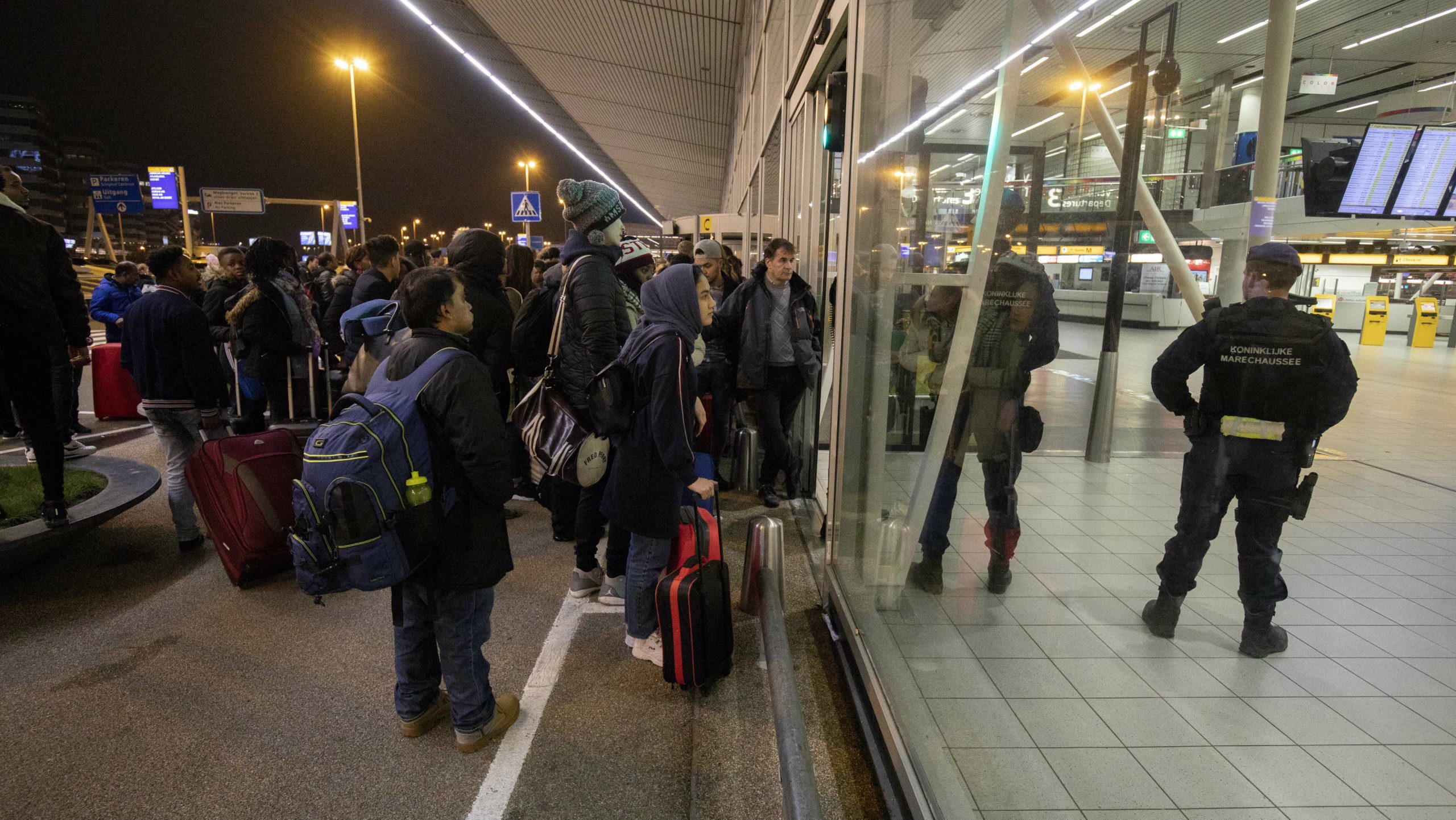 Evakuisan deo aerodroma u Amsterdamu zbog pretnje bombom 1
