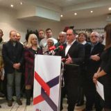 SNS optužuje opoziciju da je odgovorna za demoliranje automobila poslanika Filipovića 11