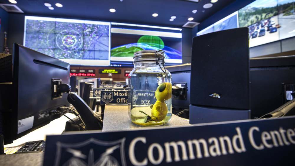 Američka vojna komanda Norad "pomaže" Deda Mrazu 1