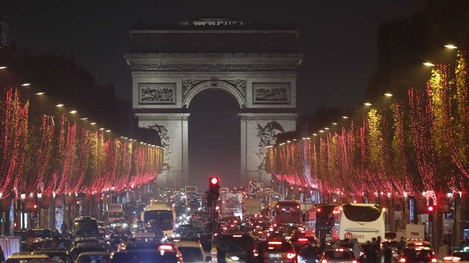 U Parizu pojačane sigurnosne mere za doček Nove godine 1