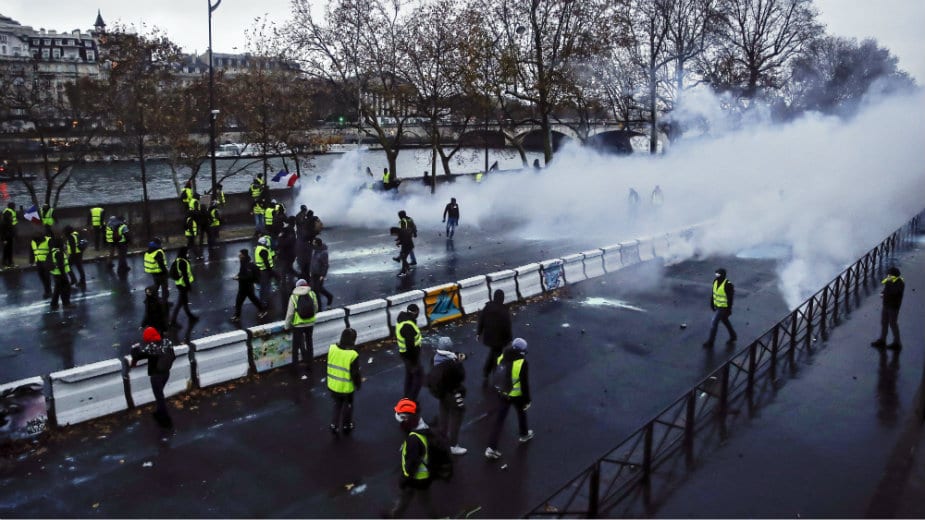 Protest "žutih prsluka" i u Holandiji, zatvoren parlament 1