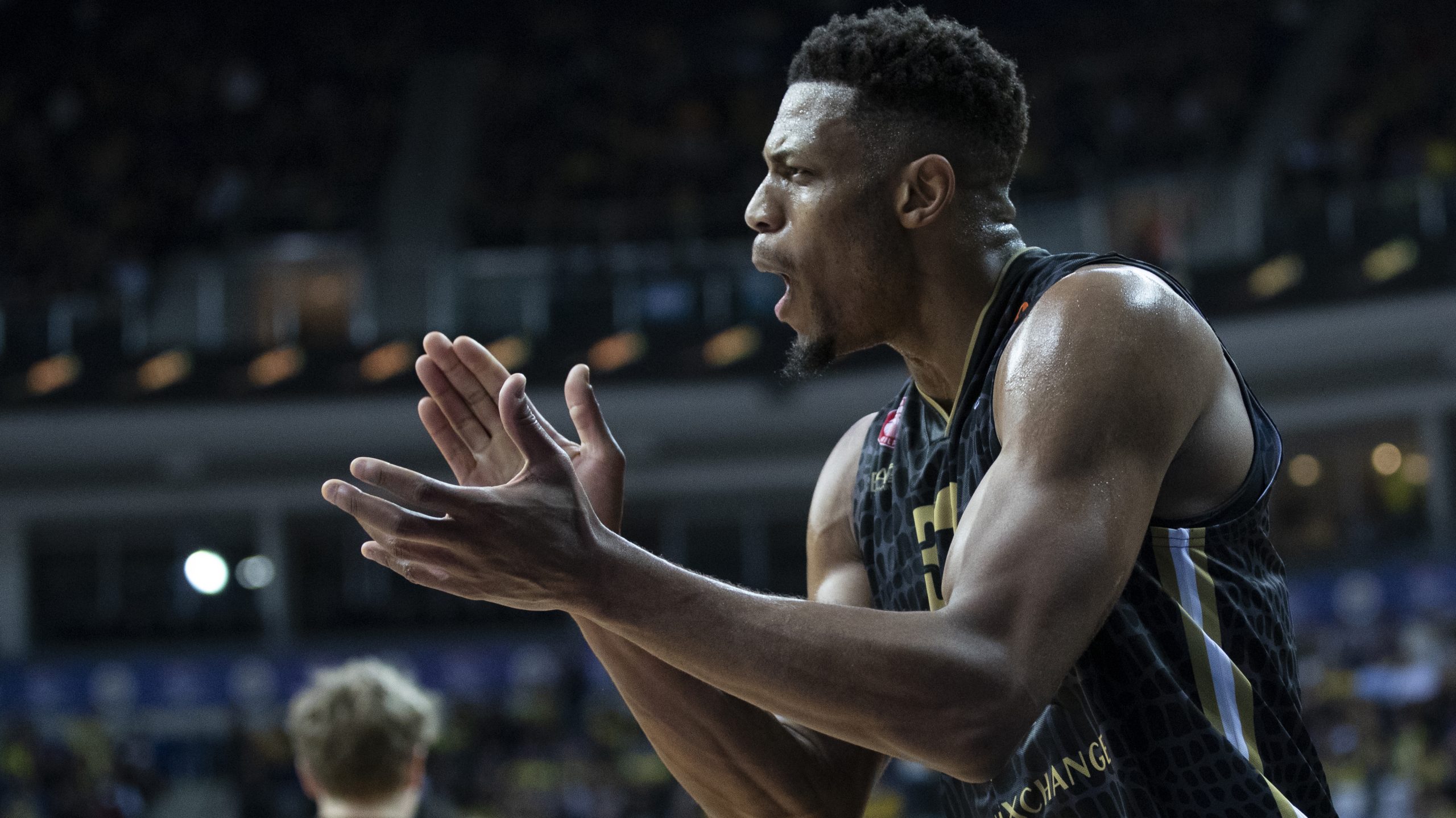 Milano sve dalje od plej-ofa 1