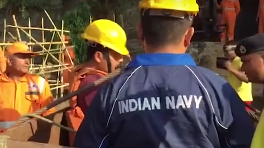 Indijski ronioci u potrazi za rudarima blokiranim u poplavljenom rudniku (VIDEO) 1
