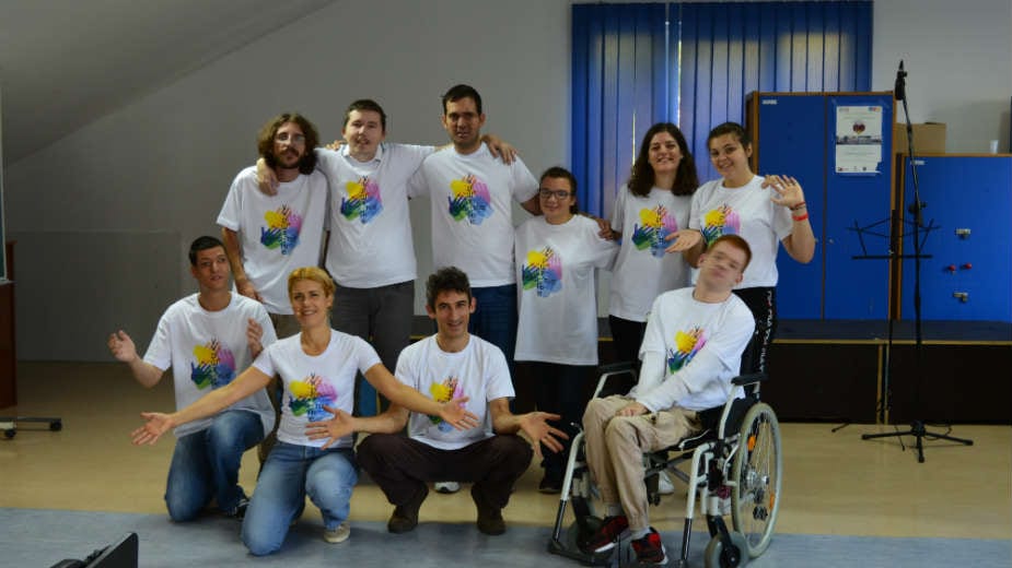 Inkluzija pomaže da se međusobno povežemo 1 Inkluzija pomaže da se međusobno povežemo 1