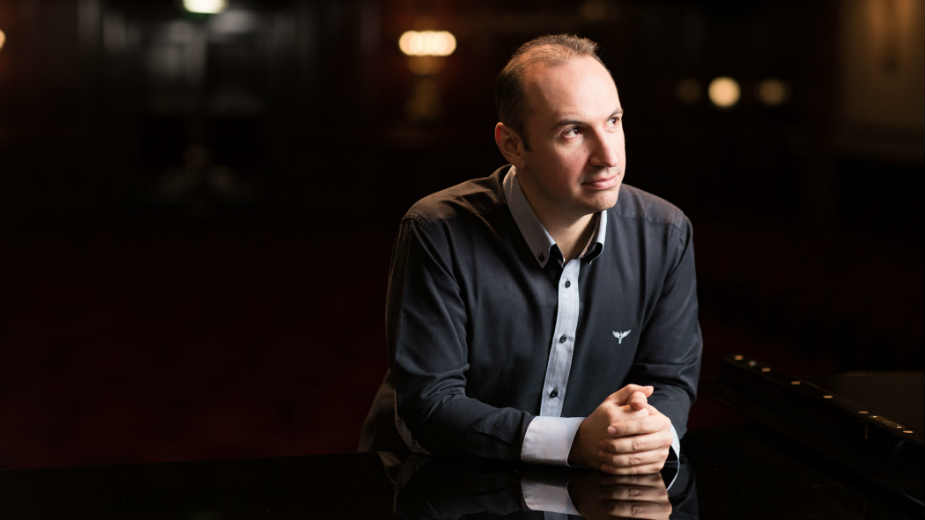 Nešto svoje, a svetsko u muzici 1