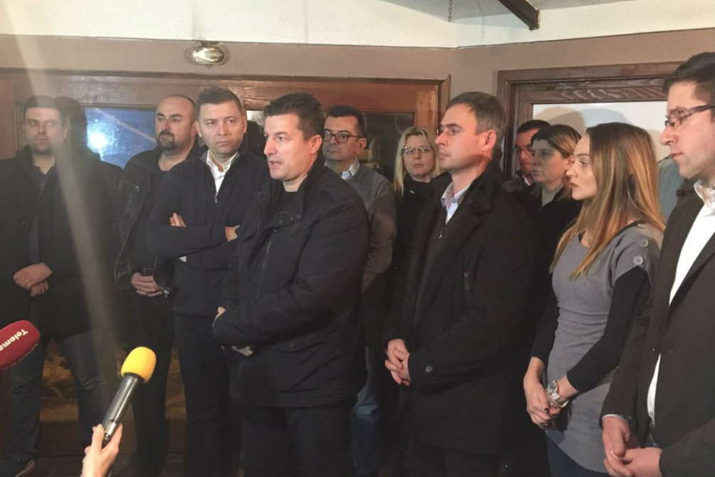 Uhapšeno pet aktivista Saveza za Srbiju 1