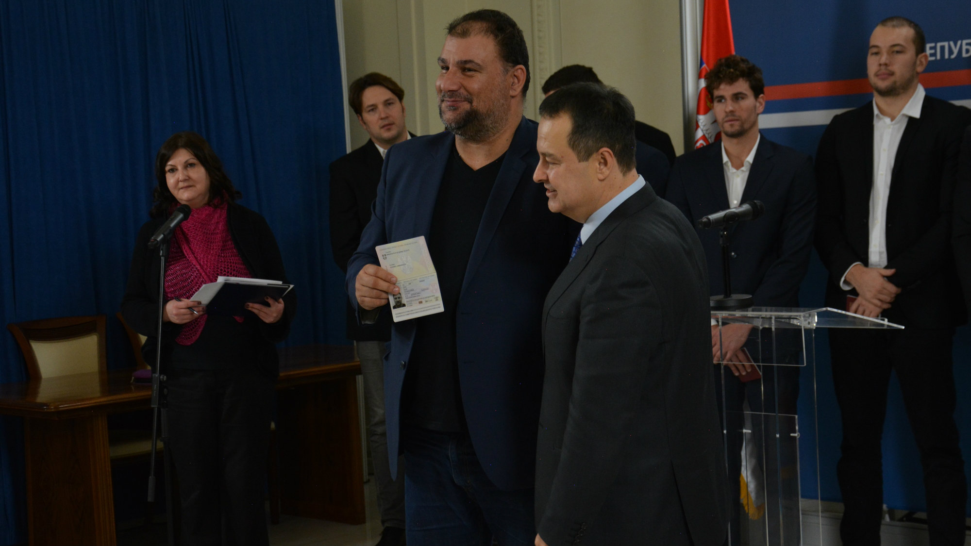Dačić uručio diplomatske pasoše vaterpolistima 1