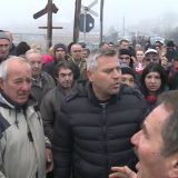 Protest u Donjem Međurovu, meštani traže da se pružni prelaz obezbedi 9