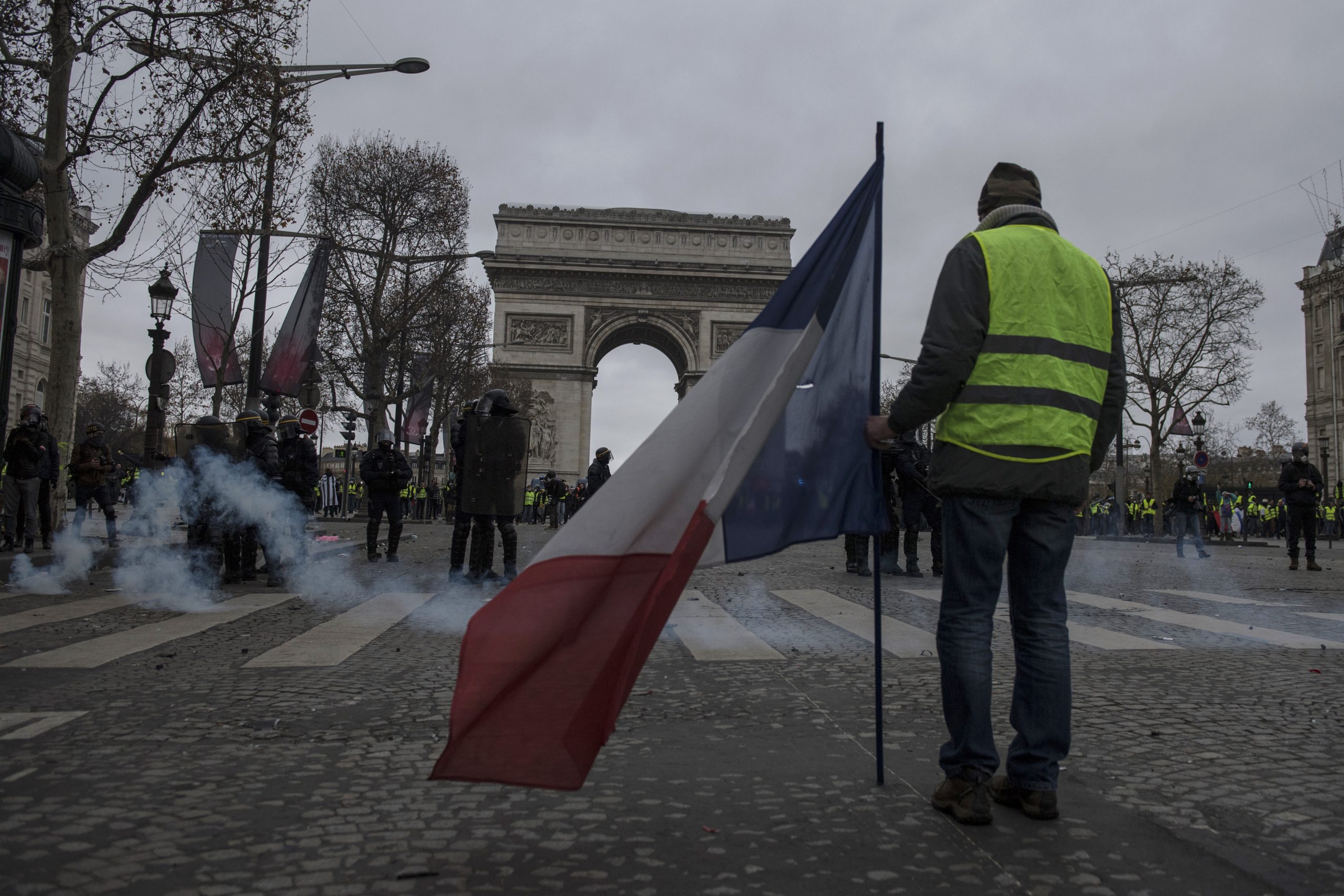 U Parizu povređeno 130 osoba, situacija pod kontrolom 1