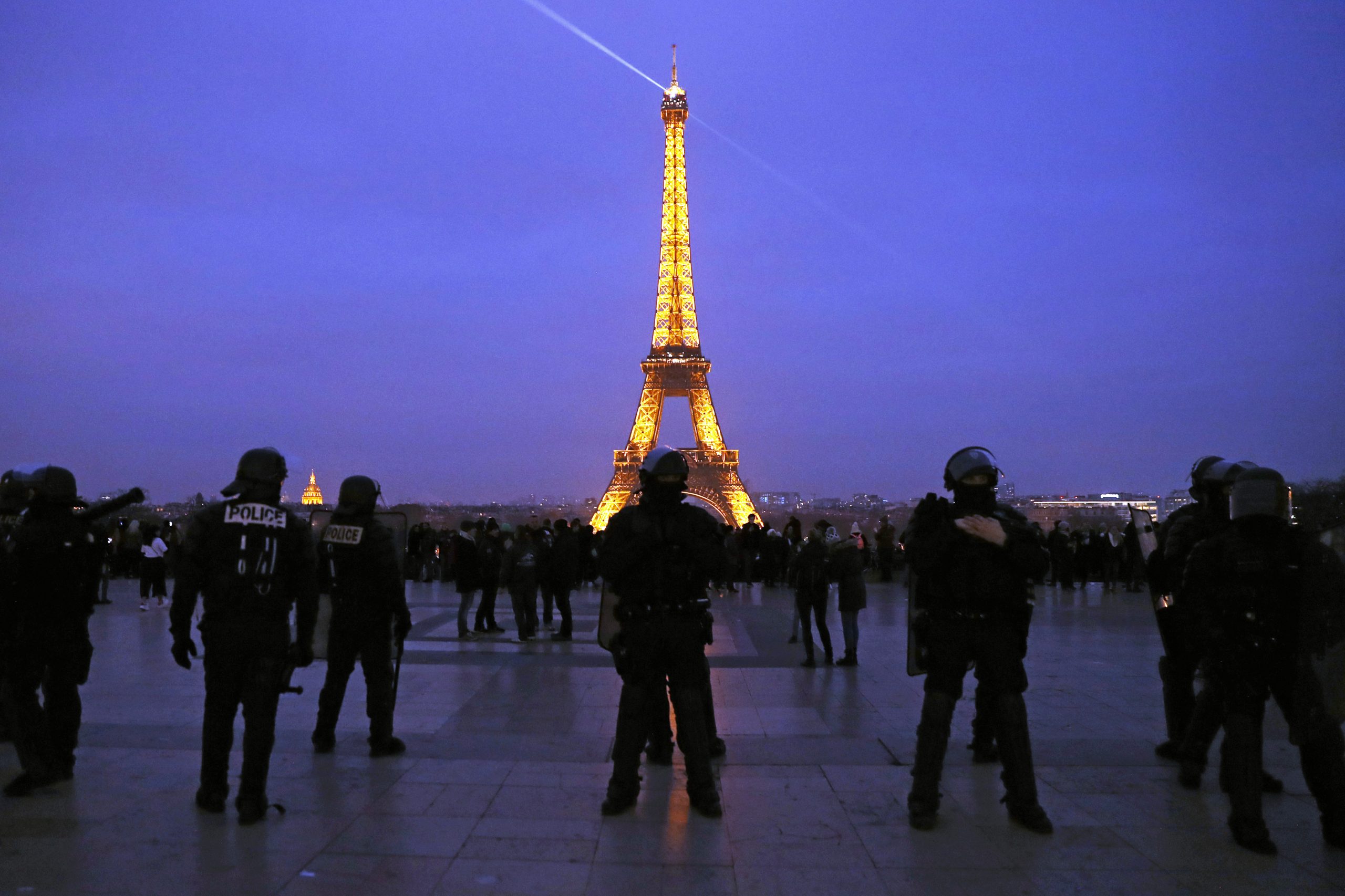 Nekoliko hiljada ljudi na protestu Žutih prsluka u Francuskoj 1