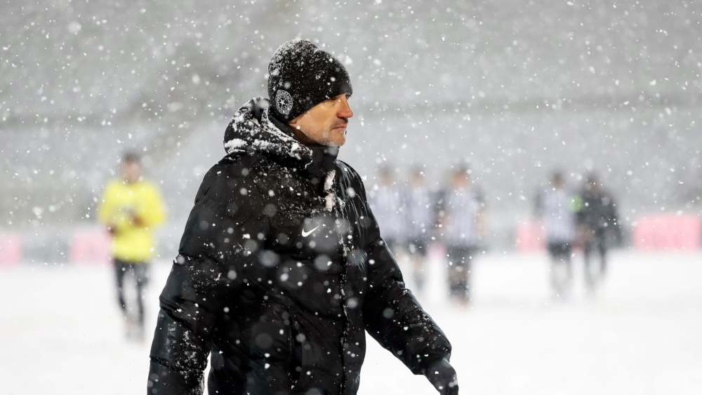 Partizan zaglavljen u snegu 1