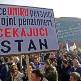 Članovi Udruženja vojnih beskućnika Srbije protestovali ispred hotela Bristol 1