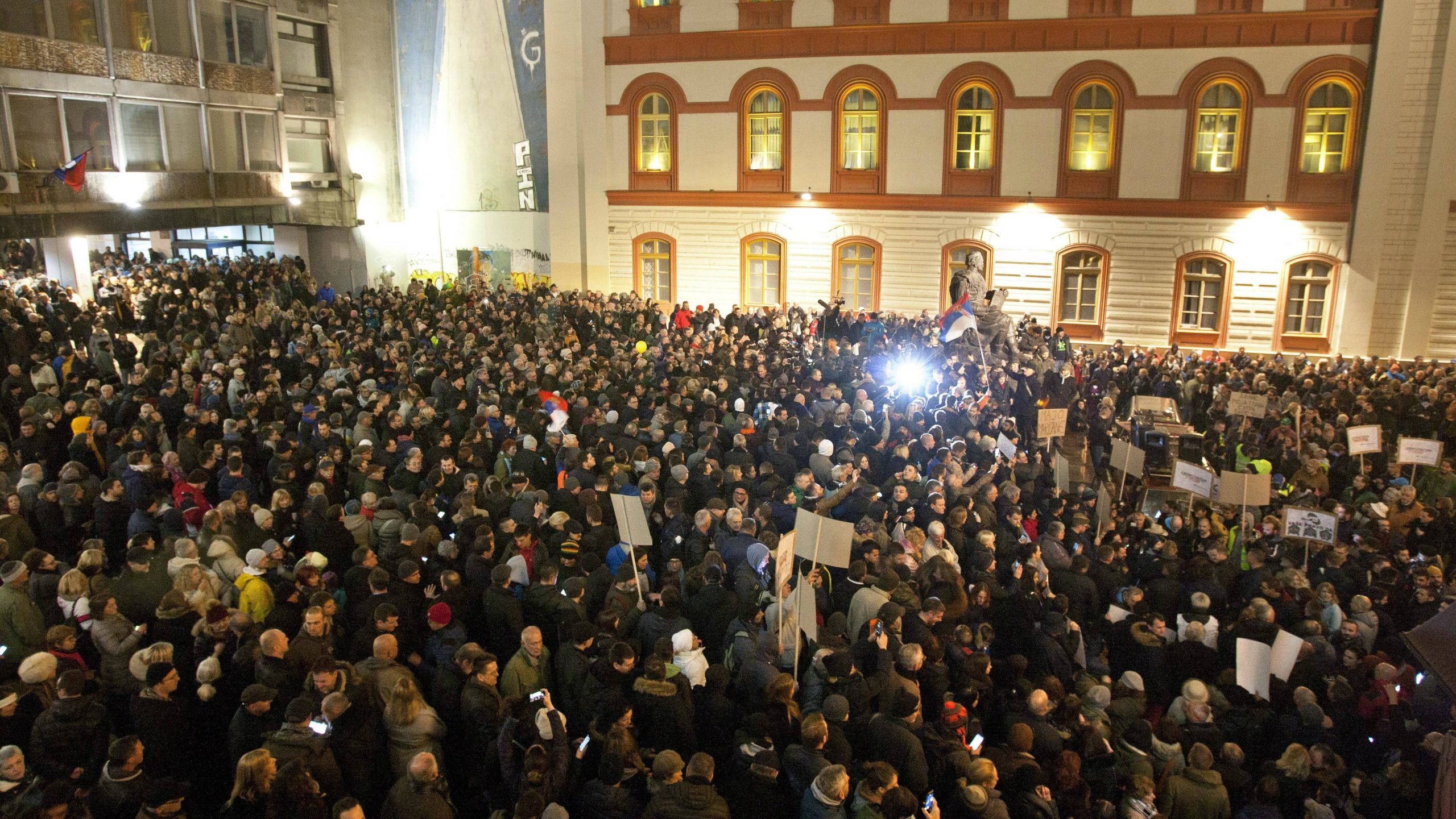 Trifunović na protestu: Vučiću, koliko glava treba da se razbije? (VIDEO, FOTO) 1