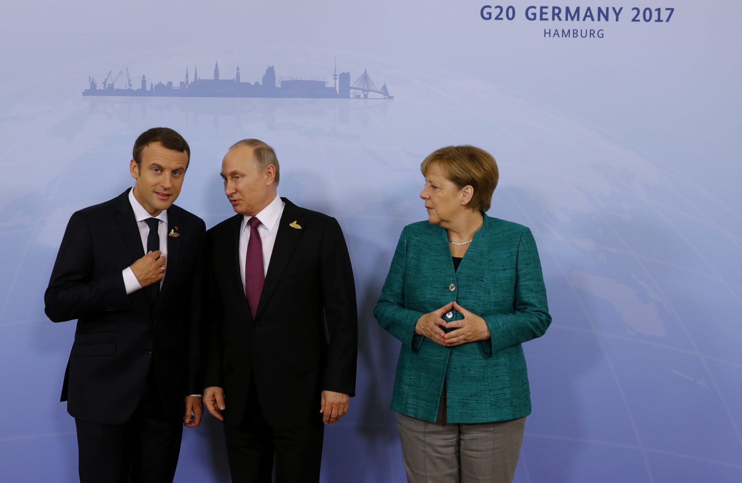 Putin crtao Merkelovoj i Makronu šeme o incidentu 1