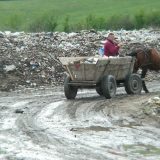 Pored puta Zaječar - Planinica - Boljevac meštani stvorili divlju deponiju (FOTO) 2