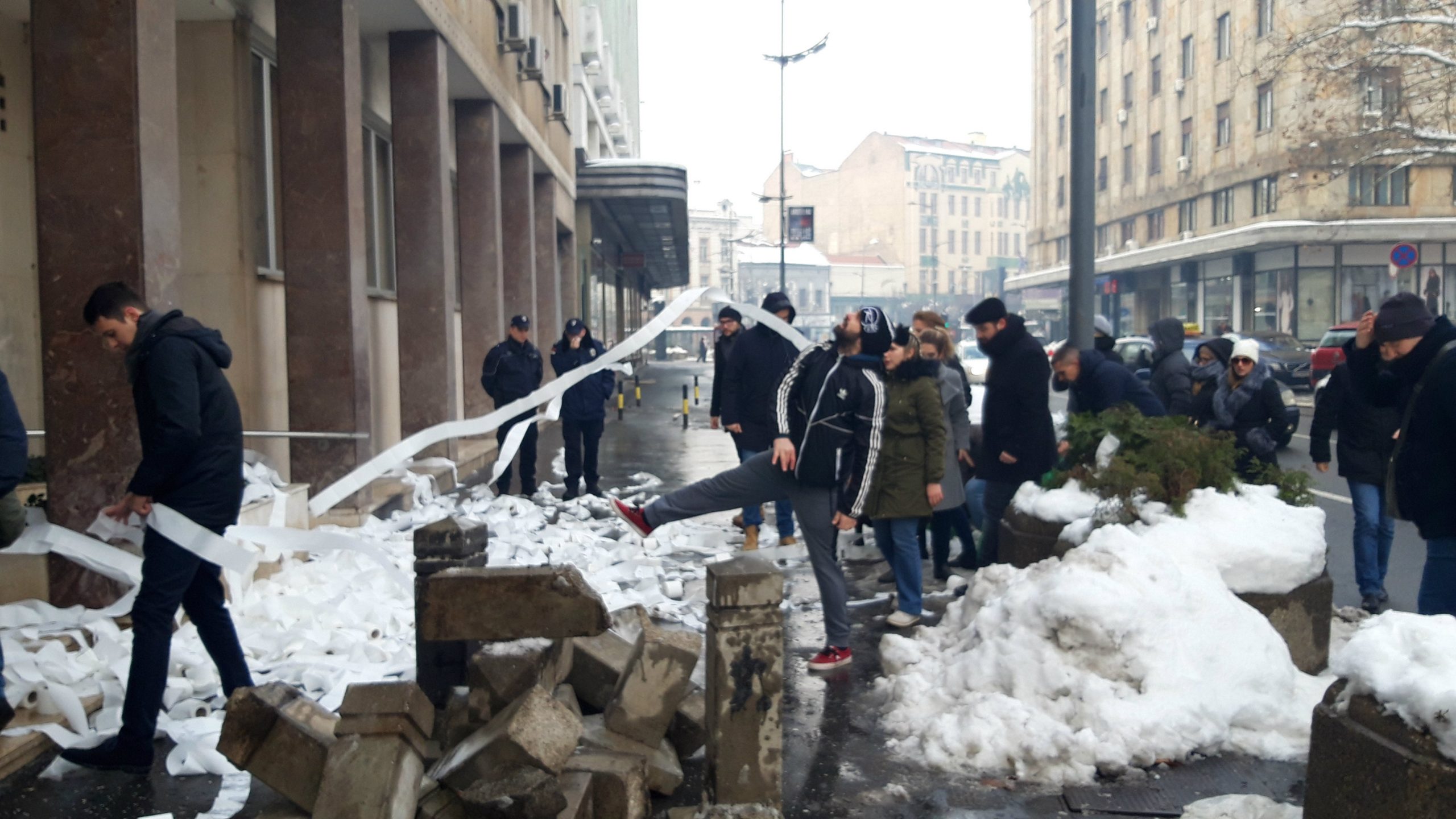 Bastać protestovao ispred Skupštine Beograda zbog budžeta 1