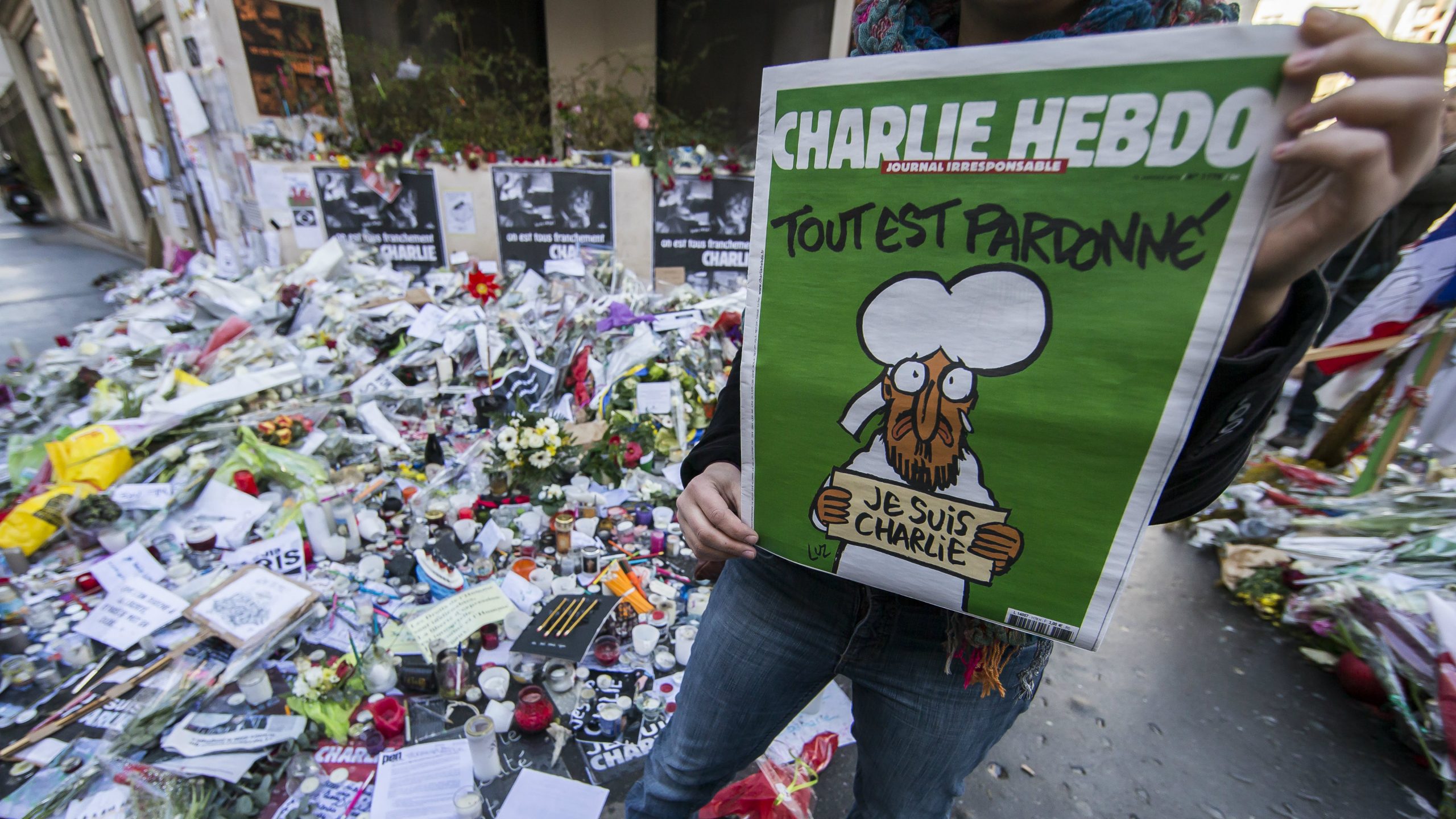 Ekstremista povezan s napadom na Šarli Ebdo izručen Francuskoj 1