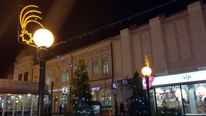 Tender za kupovinu novogodišnjih ukrasa kićen za jednu firmu 1