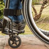 Osobe sa invaliditetom imaju pravo na besplatno korišćenje obeleženih parking mesta 15