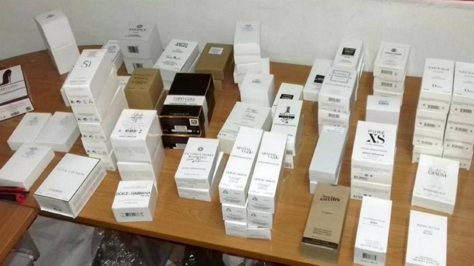 Lažne robne etikete i parfemi na putu ka „Arizoni“ 1