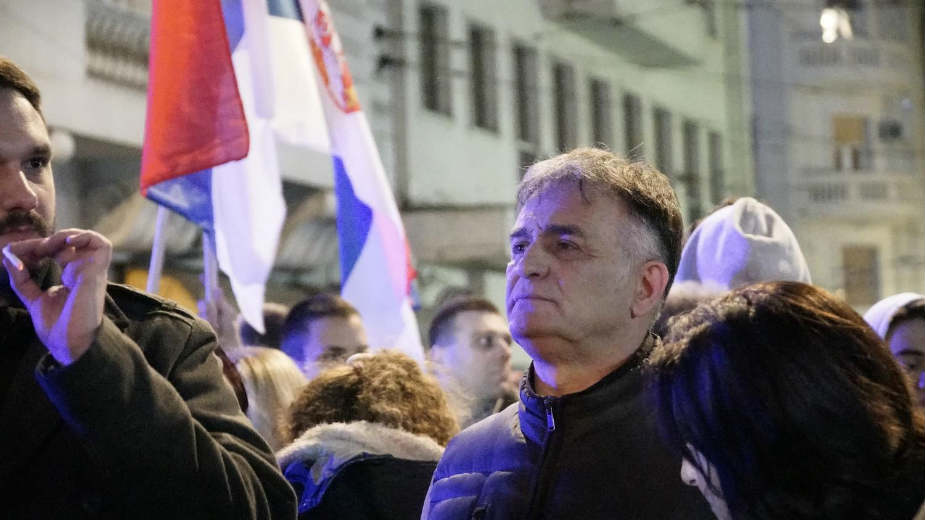 Branislav Lečić govori na protestu u Kruševcu 1