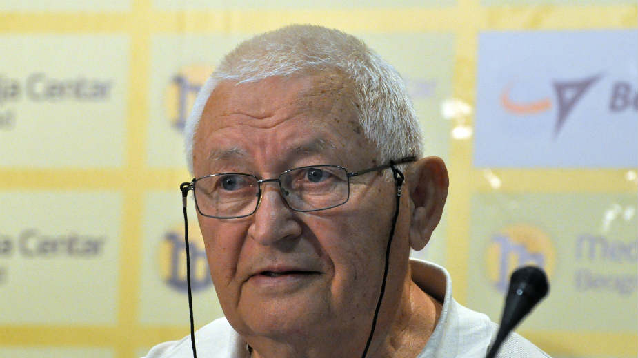 Apolitičnima je "Đilas posekao bagrenje" 1