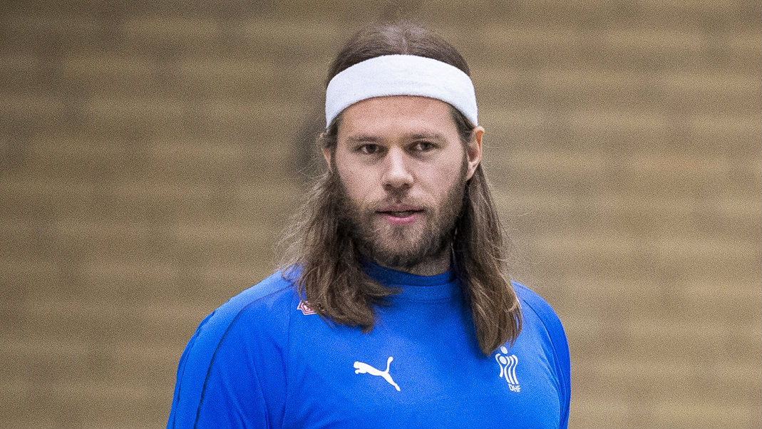 Mikel Hansen: Zlatni bek 1