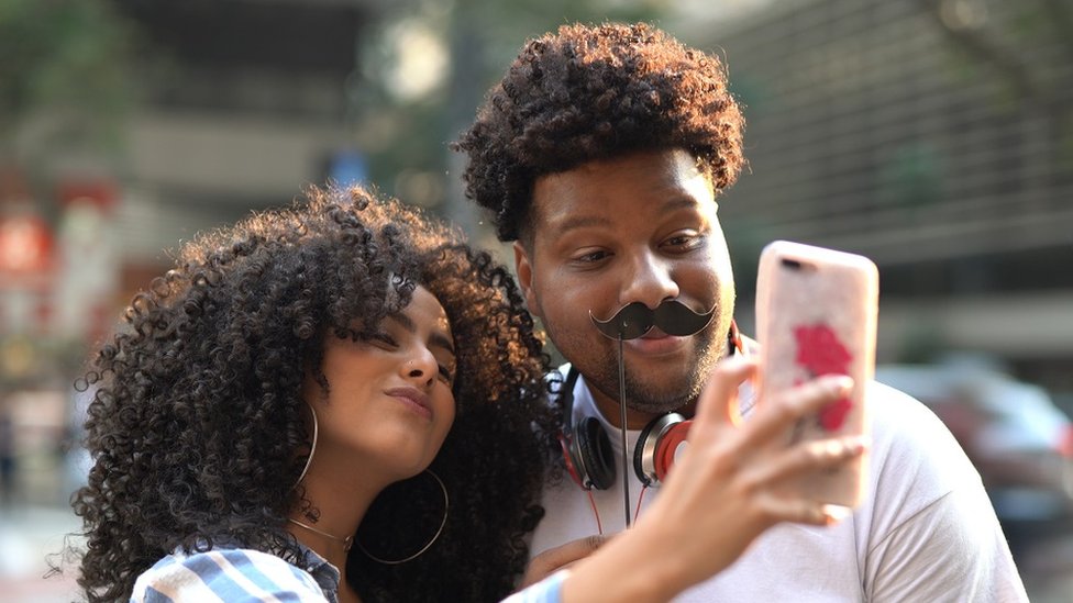 Trinaest neverovatnih činjenica o pasošima 5 par slika selfi