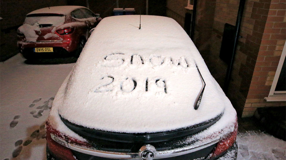 Overnight snow on a vehicle in Liverpool