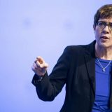 Za AKK nije imperativ da postane kancelarka 11