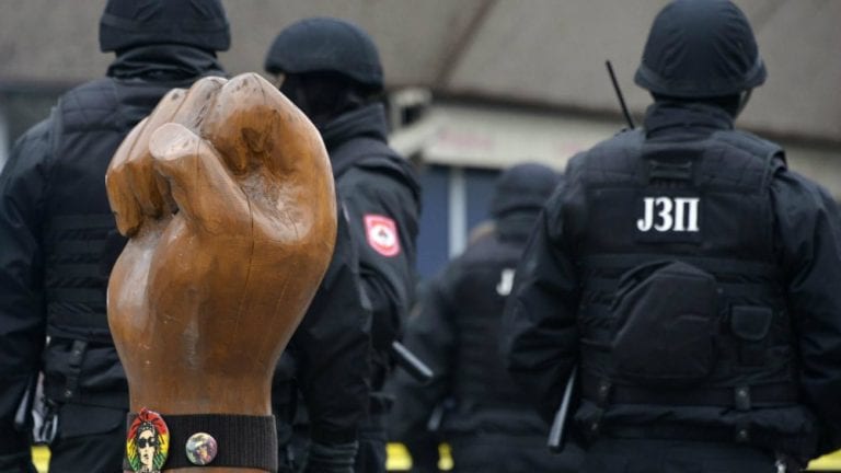 Poslanik koji podržava skup "Pravda za Davida" se tereti za pokušaj "državnog udara" 1