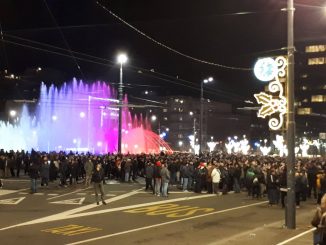 Ispred Hrama veliki broj građana na skupu podrške Putinu (FOTO) 3