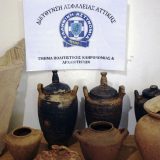 Grčka policija zaplenila ukradene drevne predmete 1