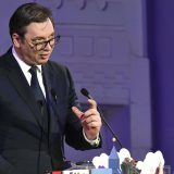 Vučić: Ne kršim Ustav 11