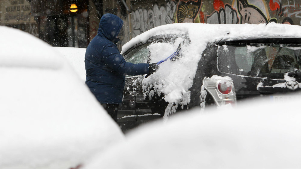 Zelenilo Beograd: Ne parkirajte vozila ispod stabala opterećenih snegom 1