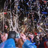 Desetak hiljada ljudi dočekalo Novu godinu u Beogradu (FOTO) 14