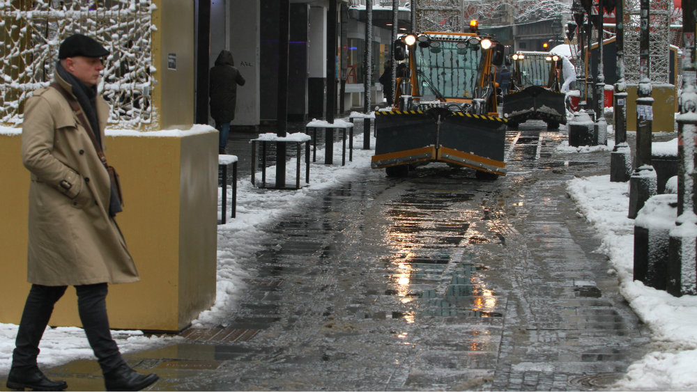 "Gradska čistoća": Uklanja se sneg i led sa javnih površina 1