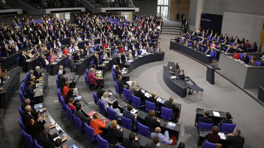 Kako su kolege političari reagovali na premlaćivanje poslanika u Nemačkoj 1