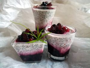 Tačkasta poslastica - čia sa crvenim voćem (recept) 2