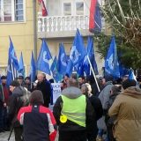 Protest policajaca ispred zgrade PU u Prokuplju 8