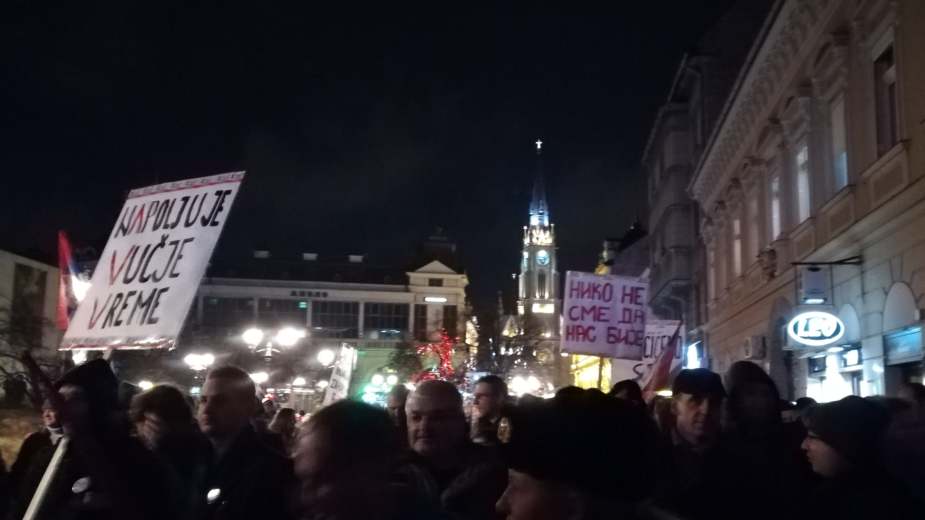 Na protestu u Novom Sadu 15. februara govore Jelena Kleut, Slavko Vukov i penzioner Mile Delić 1