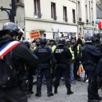 Prvi okršaji "Žutih prsluka" i policije kod Trijumfalne kapije (FOTO) 7 Prvi okršaji "Žutih prsluka" i policije kod Trijumfalne kapije (FOTO) 7