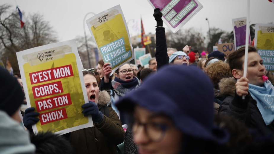 Protest protiv abortusa u Parizu 1