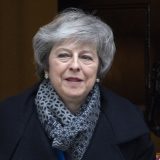 Novi pozivi britanskoj premijerki Mej da podnese ostavku 8