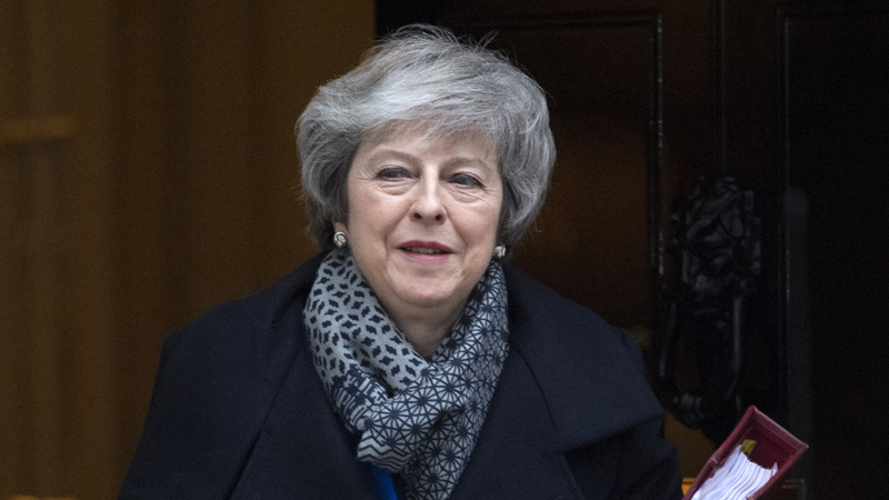 Novi pozivi britanskoj premijerki Mej da podnese ostavku 1