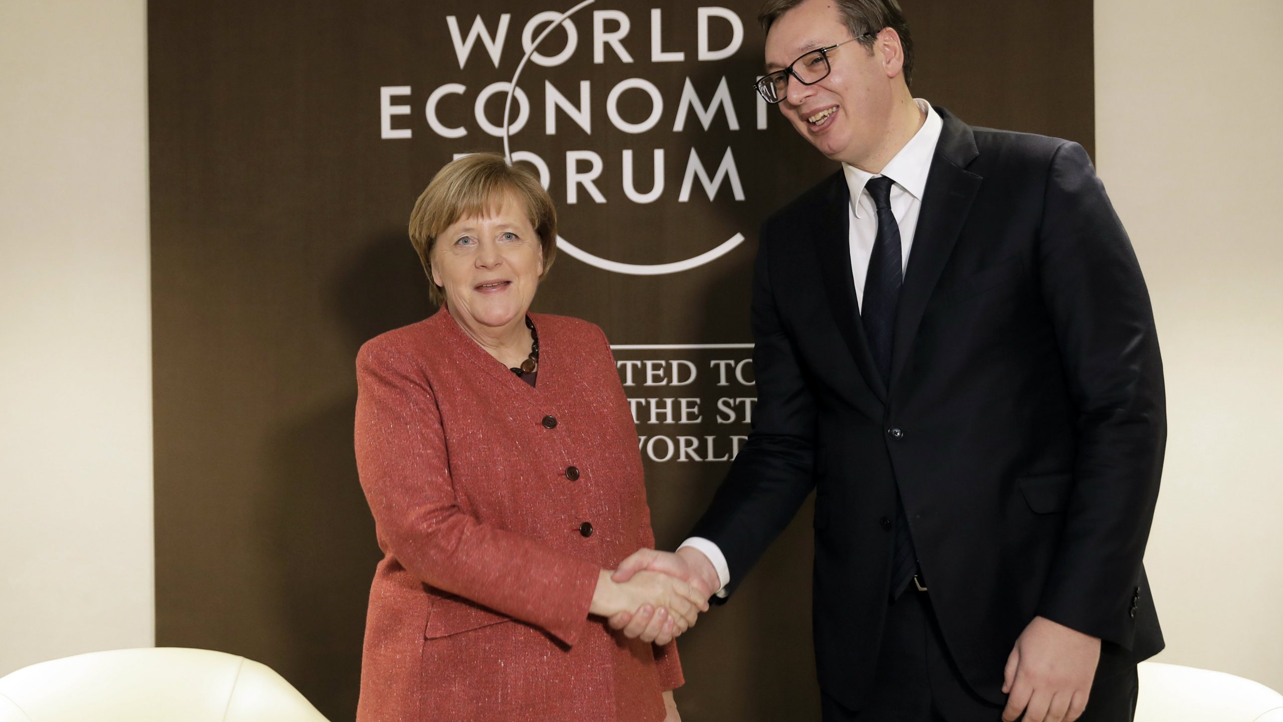 Vučić sa Merkelovom u Davosu: Potreban kompromis 1