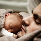 Zašto su tate u EU u obavezi da idu na porodiljsko? 4