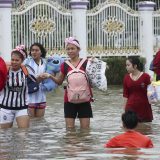 Oko 30.000 ljudi evakuisano zbog oluje na jugu Tajlanda 4
