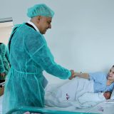 Za prvorođene bebe 300.000 i 150.000 dinara 12