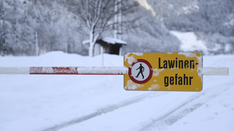 Tri nemačka skijaša poginula u lavini u Austriji, četvrti nestao 1
